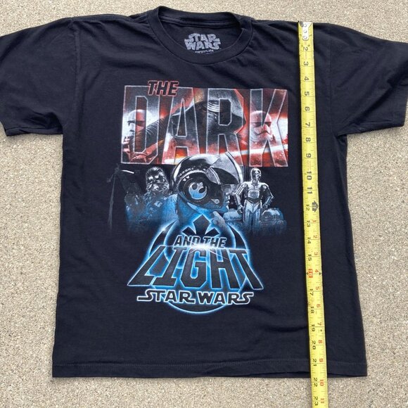 Star Wars "The Dark and the Light" Graphic Tee Black Youth M Short Sleeve - Picture 2 of 7